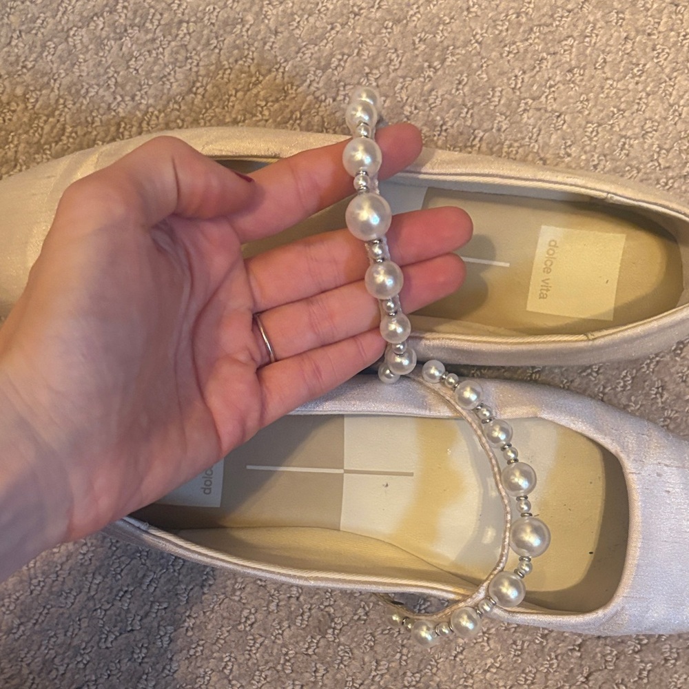 Dolce Vita Cream Pearl Flats - Picture 7 of 10